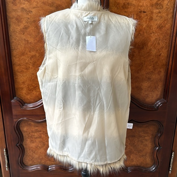 Charlotte Russe Faux Fur Vest - Picture 10 of 14